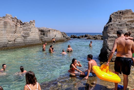 Tricase Piscina naturale di Marina Serra Massimo Todaro / Shutterstock.com 