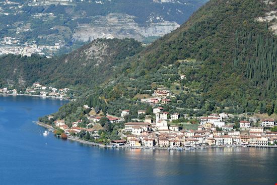Monte Isola Monte Isola Franco Volpato - Shutterstock.com 