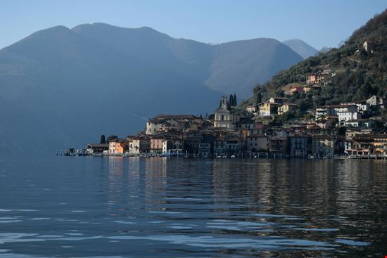 Monte Isola Monte Isola DavideTurini - Shutterstock.com 