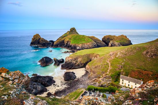 Kynance Cove Kynance Cove Lukasz Pajor - Shutterstock.com 