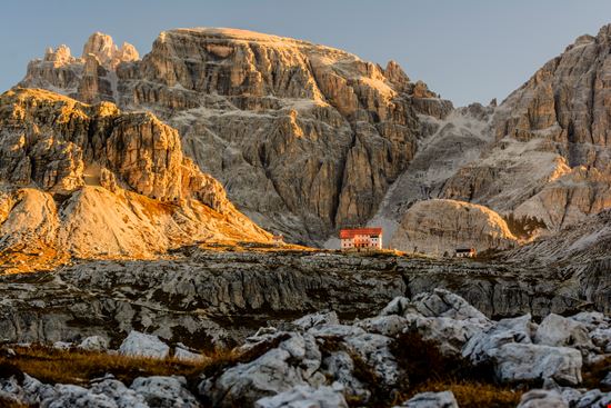 Rifugio Locatelli Rifugio Locatelli Fab38 - Istockphoto.com 