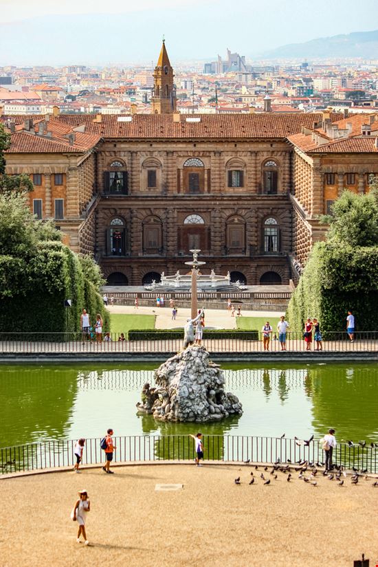 Boboli Gardens Florence OldskoolDesign / Shutterstock.com 