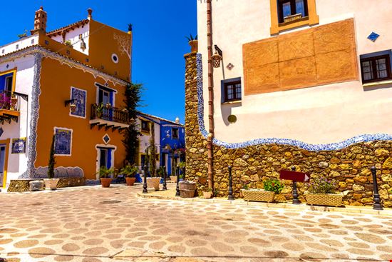 Borgo Parrini La piccola Barcellona a due passi da Palermo Shutterstock.com 