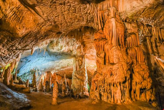 Grotte di Postumia Grotte di Postumia weniliou / Shutterstock.com 