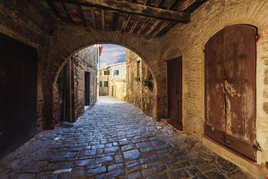 Sant'Angelo in Colle Sant'Angelo in Colle Shutterstock.com 
