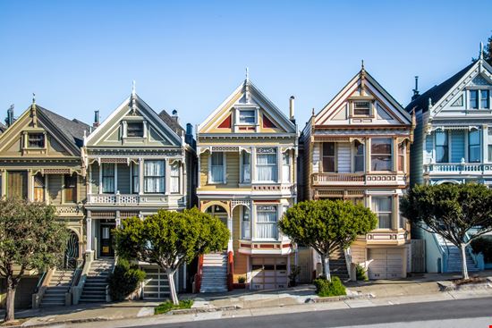 Alamo Square Alamo Square Diego Grandi / Shutterstock.com 