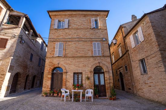 Moresco Il borgo medievale delle Marche pio3 / Shutterstock.com 