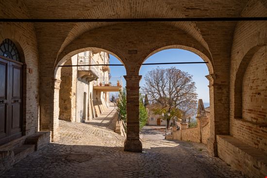 Moresco Il borgo medievale delle Marche pio3 / Shutterstock.com 