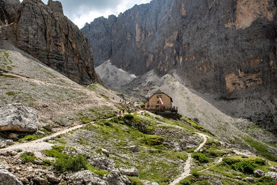 Rifugio Vicenza Il rifugio tra le cime delle Dolomiti Steve Barze - Shutterstock.com 