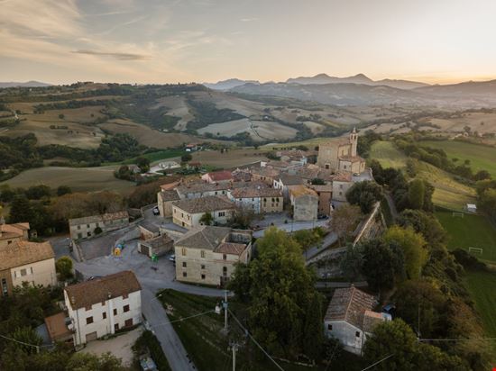 Sorbolongo Il piccolo gioiello delle Marche cristian ghisla - Shutterstock.com 