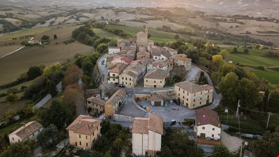 Sorbolongo Il piccolo gioiello delle Marche cristian ghisla - Shutterstock.com 