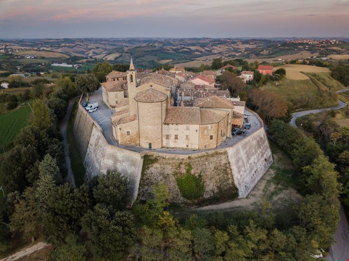 Sorbolongo - Il piccolo gioiello delle Marche - cristian ghisla - Shutterstock.com