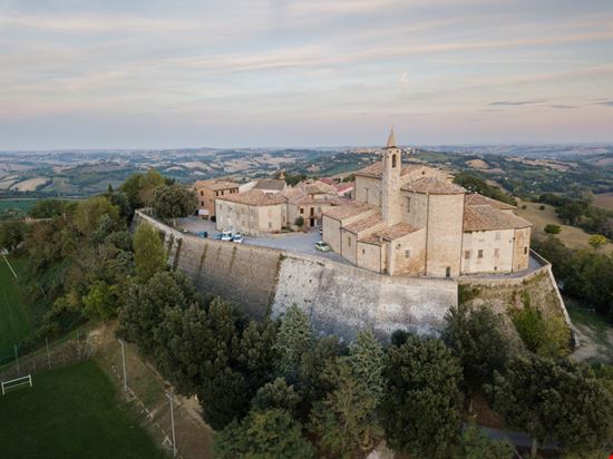 Sorbolongo Il piccolo gioiello delle Marche cristian ghisla - Shutterstock.com 