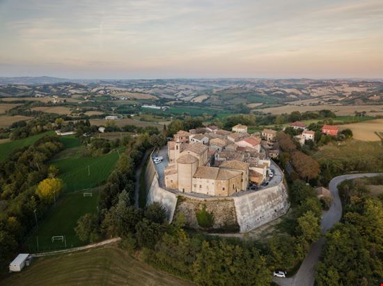 Sorbolongo Il piccolo gioiello delle Marche cristian ghisla - Shutterstock.com 