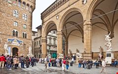 Loggia della Signoria ingresso