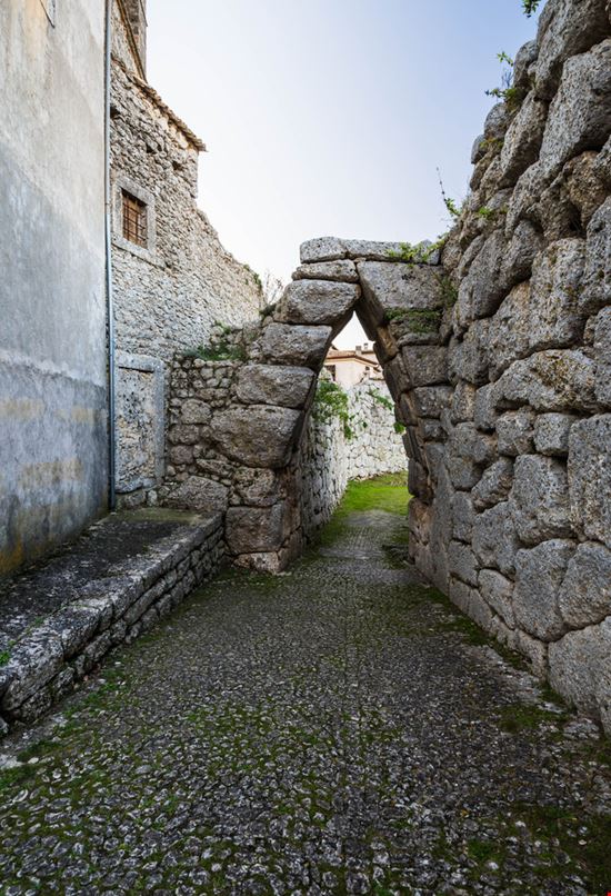 Arpino Acropoli di Civitavecchia horseman82 - Shutterstock.com 
