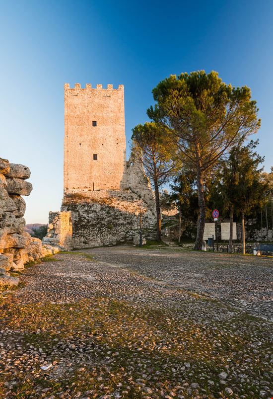Arpino Acropoli di Civitavecchia horseman82 / Shutterstock.com 