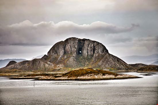 Torghatten Torghatten Laila R - Shutterstock.com 