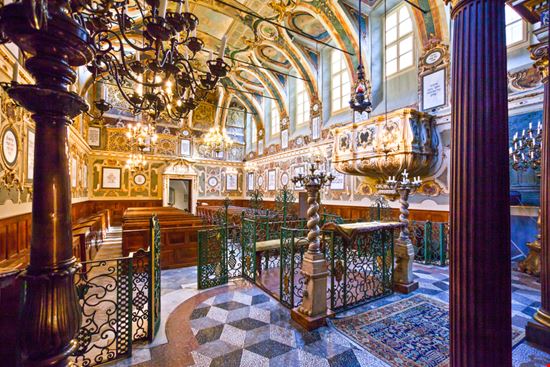 Sinagoga degli Argenti  Sinagoga degli Argenti  Gimas / Shutterstock.com 