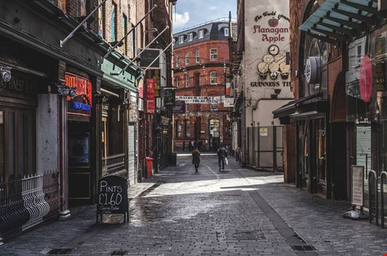 Mathew Street Mathew Street valeriiaarnaud - Shutterstock.com 
