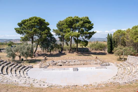 Teatro Greco Teatro Greco manlio_70 - Shutterstock.com 