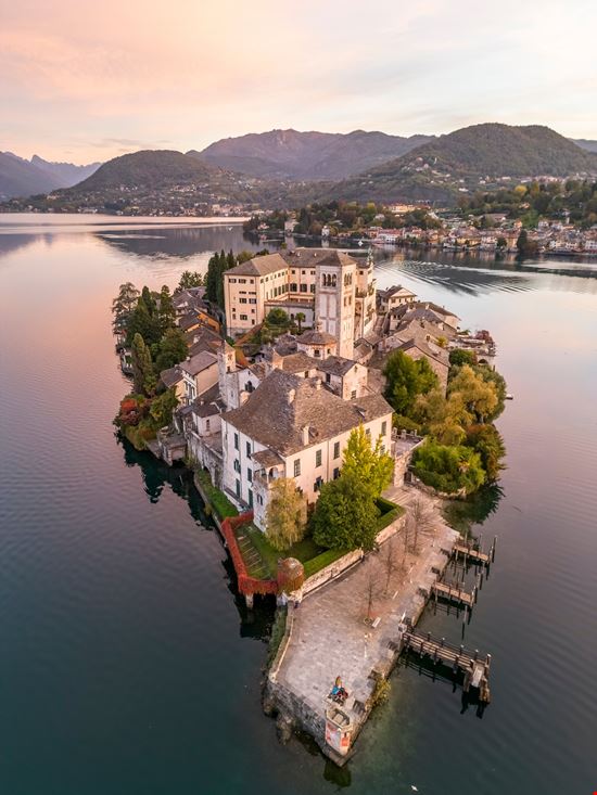 Orta San Giulio Orta San Giulio Shutterstock.com 