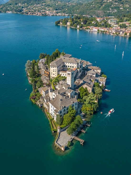Orta San Giulio Orta San Giulio Shutterstock.com 