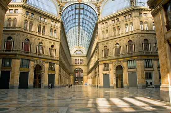 Galleria Umberto I Galleria Umberto I edella - Shutterstock.com 