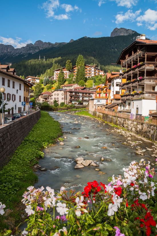 Moena la fata delle Dolomiti  Shutterstock.com 