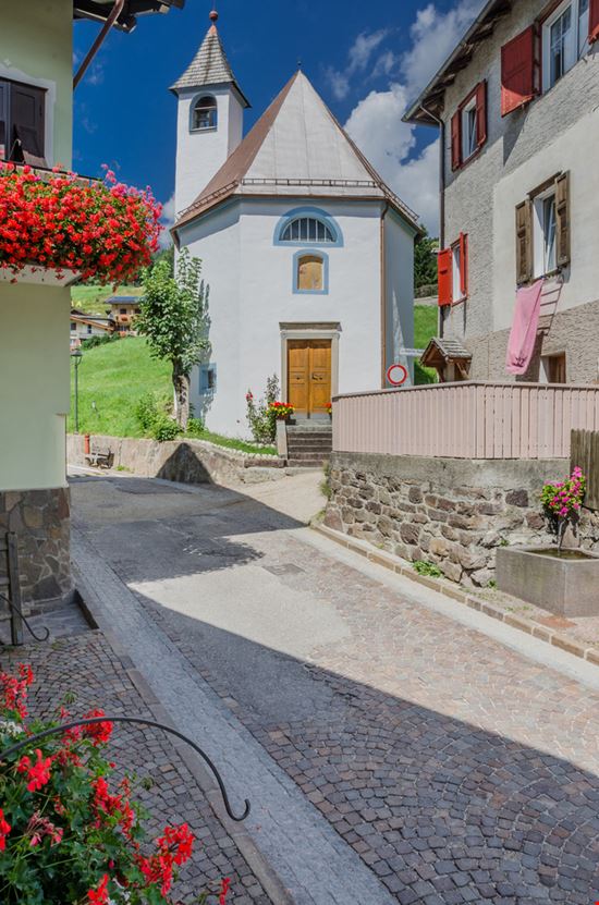 Moena la fata delle Dolomiti  MoLarjung / Shutterstock.com 