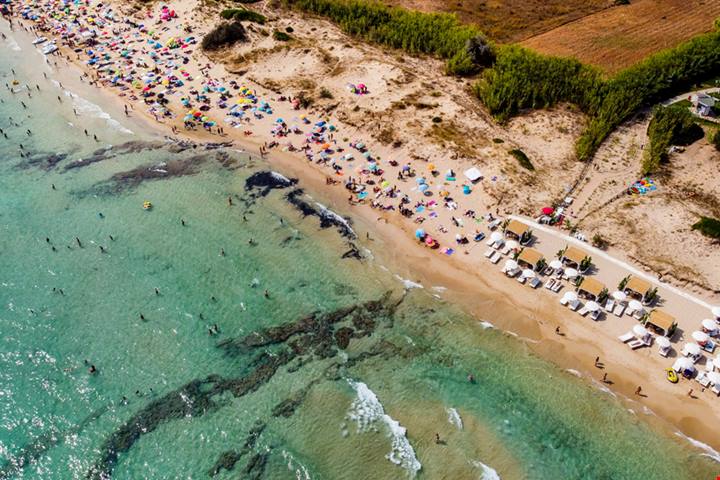Per trovare le Maldive non servono viaggi intercontinentali: in Italia ci sono le Maldive del Salento che non ti fanno rimpiangere le originali
