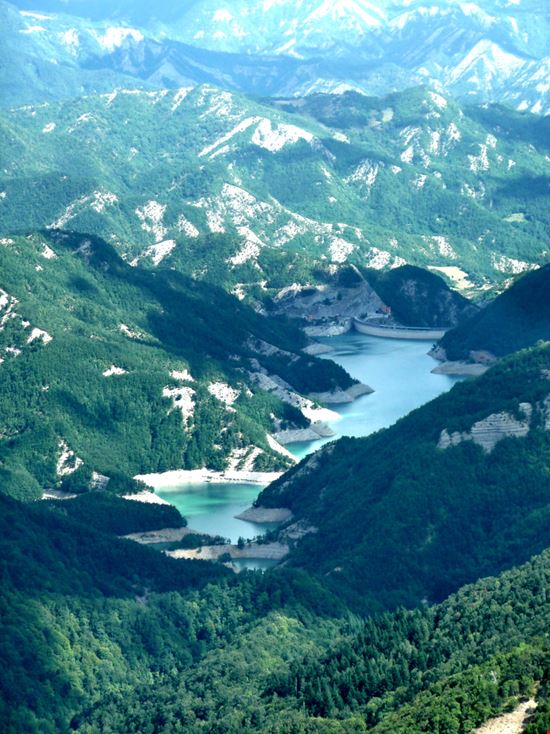 Diga e Lago di Ridracoli Diga e Lago di Ridracoli sansa55 - Istockphoto.com 
