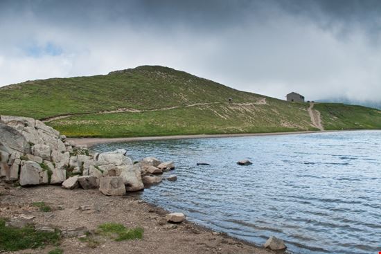 Lago Scaffaiolo Lago Scaffaiolo robertonencini - Shutterstock.com 