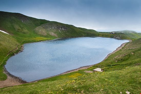 Lago Scaffaiolo Lago Scaffaiolo robertonencini - Shutterstock.com 