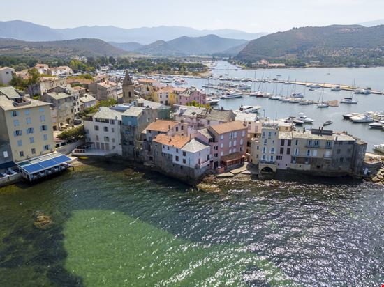 Saint-Florent Saint-Florent Naeblys - Shutterstock.com 