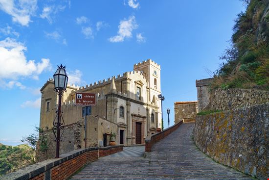 Chiesa di San Nicolò Chiesa di San Nicolò Catay / Shutterstock.com 