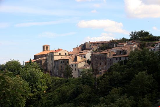 Scansano Scansano Paolo Trovo / Shutterstock.com 