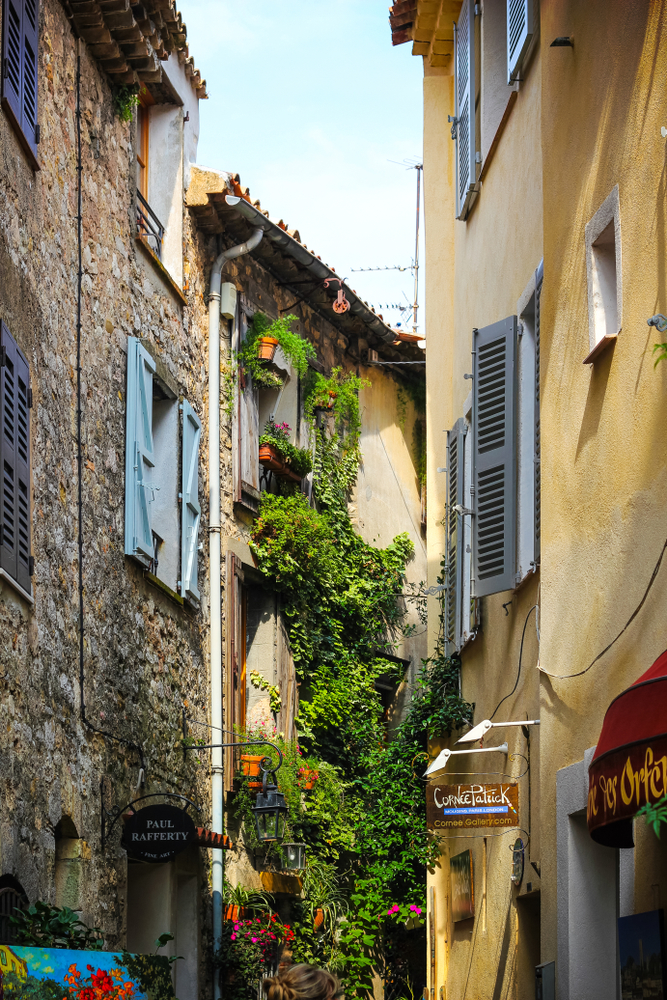 Mougins