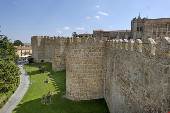 Avila Avila leonardo2011 - Shutterstock.com 