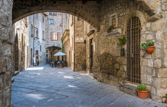 Viterbo San Pellegrino Shutterstock.com 