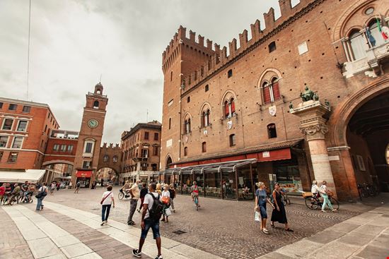 Ferrara Ferrara Filippo Carlot / Shutterstock.com 