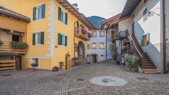 Predazzo Predazzo MoLarjung / Shutterstock.com 