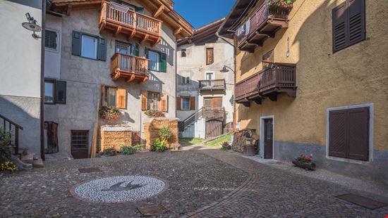 Predazzo Predazzo MoLarjung / Shutterstock.com 