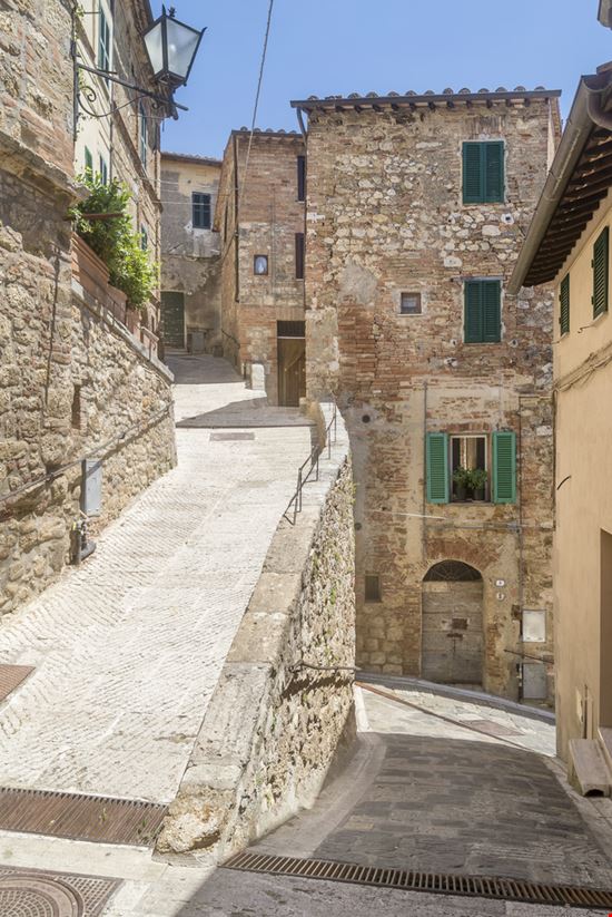 Cetona Cetona Marco Taliani de Marchio - Shutterstock.com 