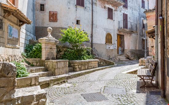 Cervara di Roma Cervara di Roma Stefano_Valeri / Shutterstock.com 
