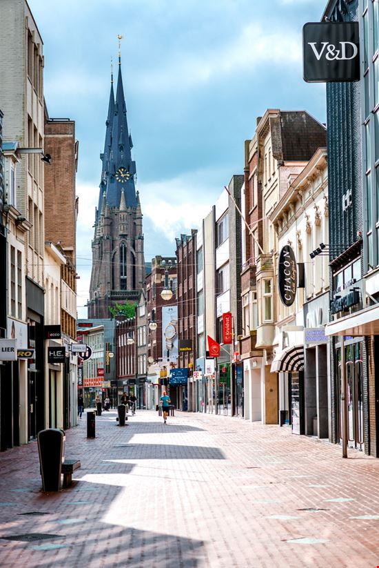 Eindhoven Eindhoven Alex Tihonovs / Shutterstock.com 