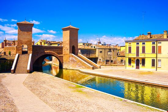 Comacchio Ponte dei Trepponti StevanZZ - Shutterstock.com 