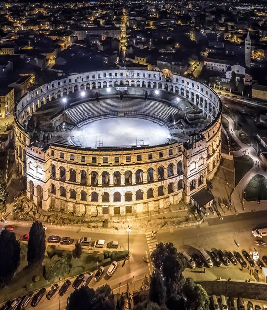 Arena di Pula Arena di Pula Shutterstock.com 