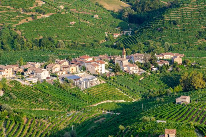 Tra le colline del Valdobbiadene c'è l'unica e sola osteria senz'oste d'Italia: ecco qual è, dove si trova e come funziona se l'oste non c'è