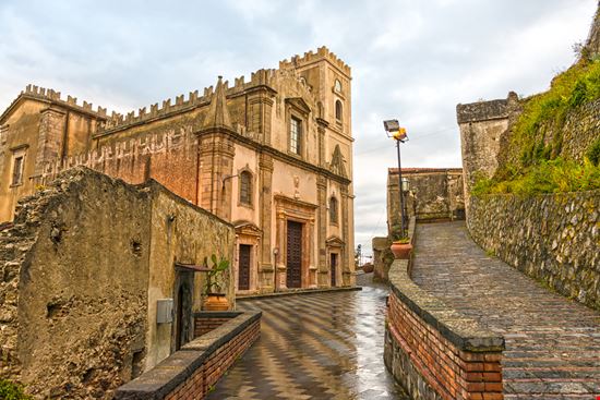 Chiesa di San Nicolò Chiesa di San Nicolò helovi - Istockphoto.com 